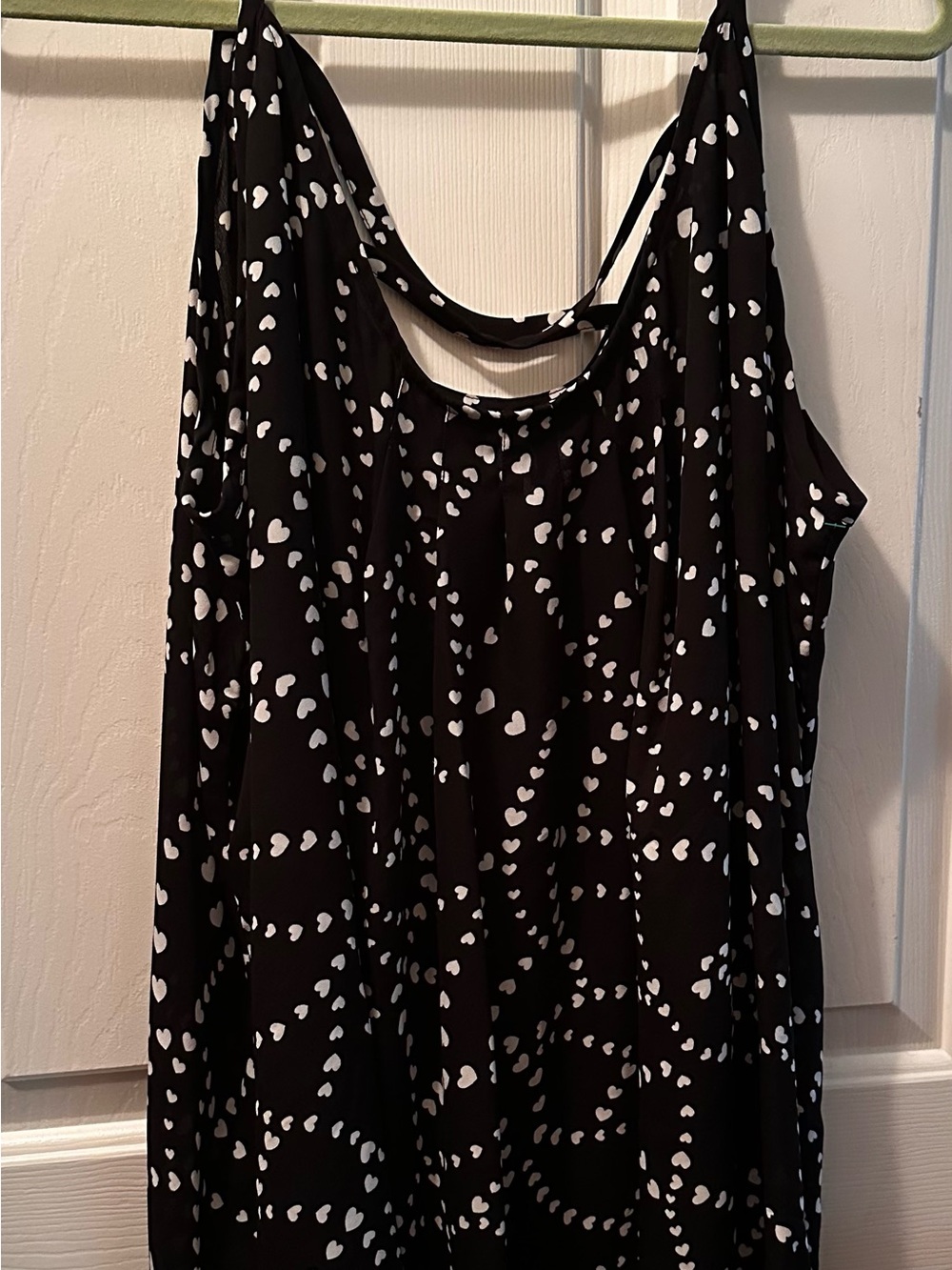 ✨✨ TORRID BLACK & WHITE HEART PRINT CAMISOLE – SIZE 5x ✨✨